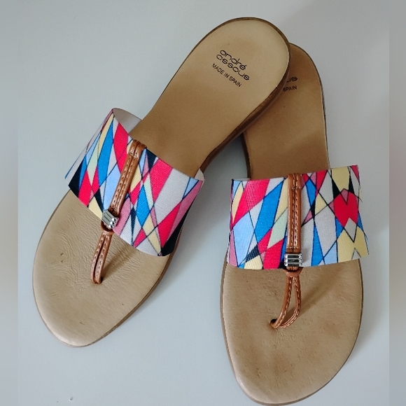 Andre Assous Colorful Geometric Print Sandals Featherweights Comfy Flat Size 9 - Picture 2 of 9